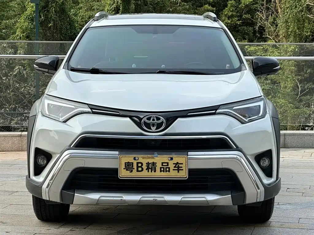 Toyota RAV4 2019 — фото 2