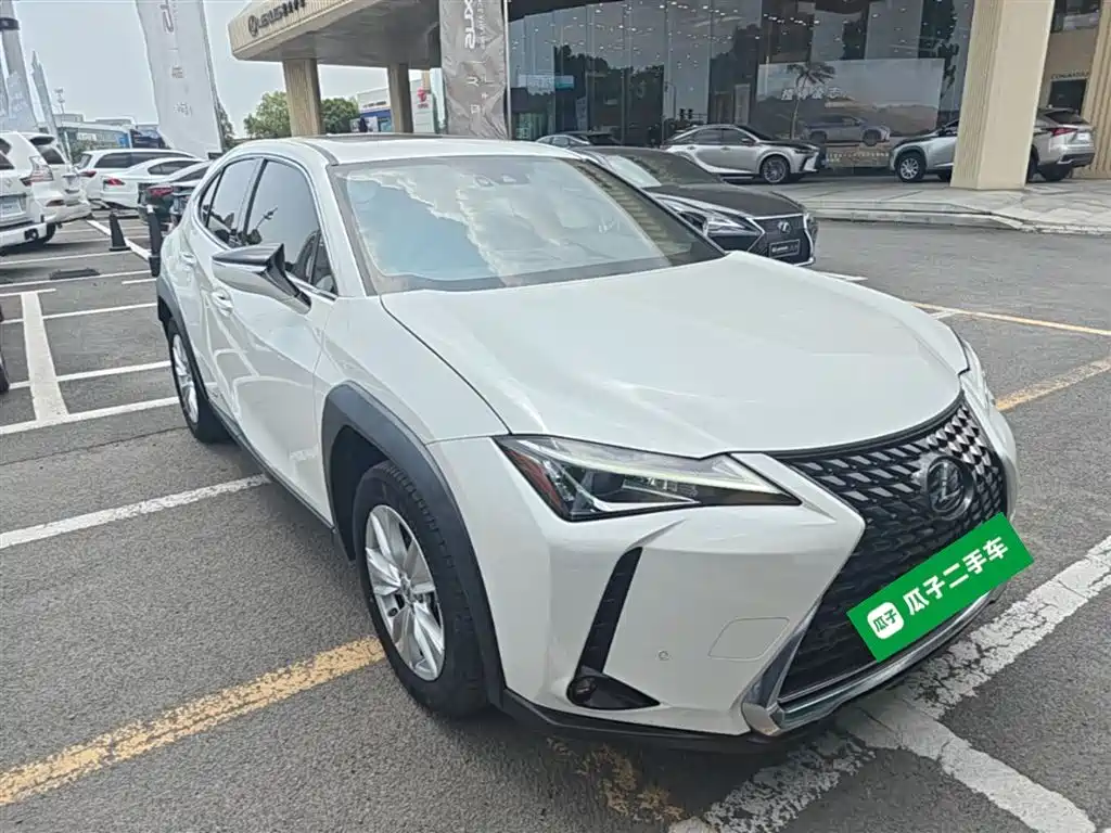 Lexus UX 2021 — фото 4