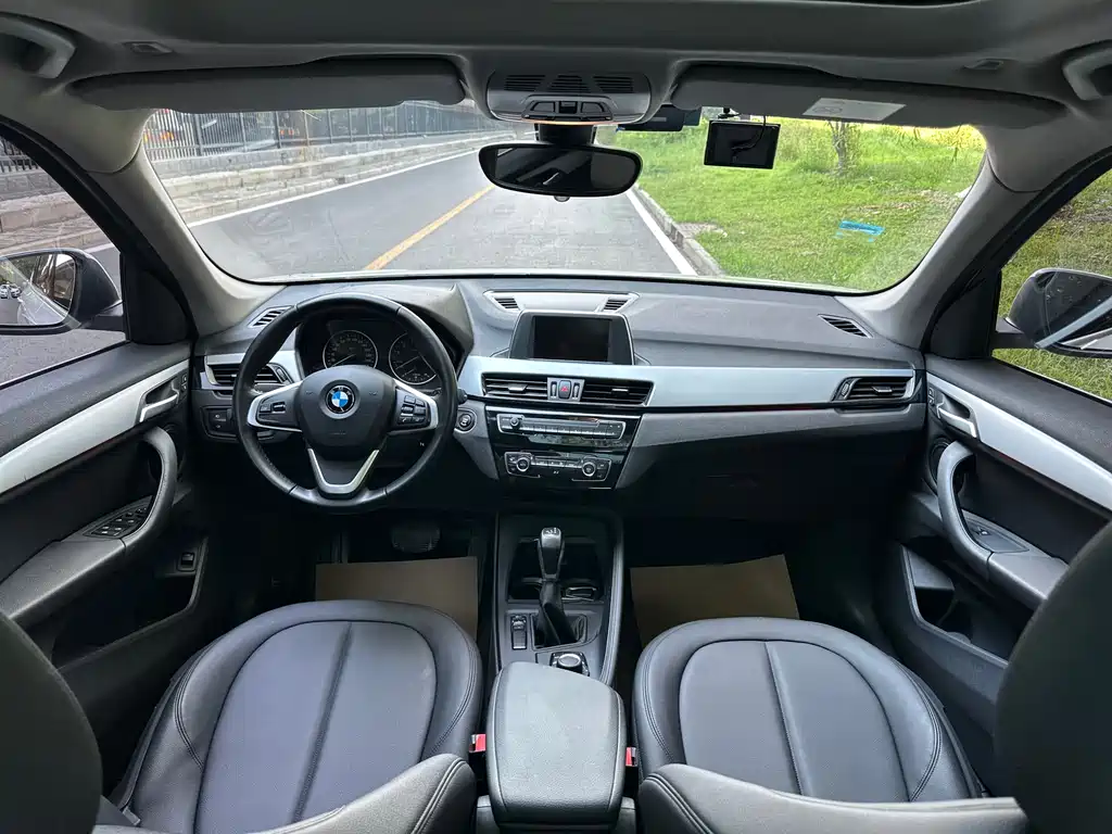 BMW X1 2017 — фото 12