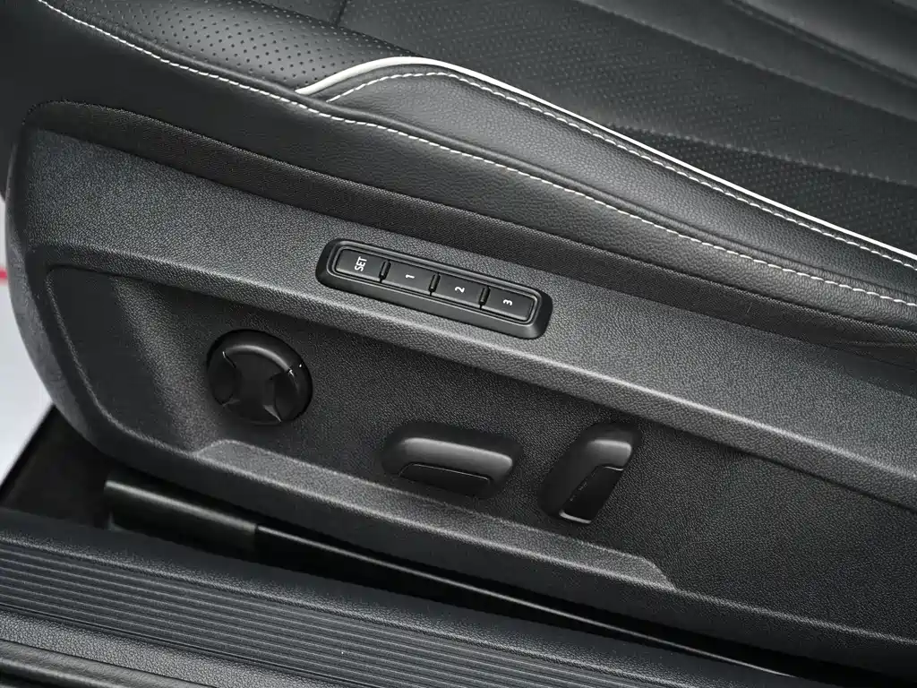 Volkswagen Passat 2024 — фото 15