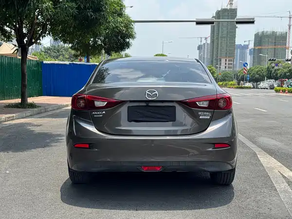 Mazda 3 Axela 2015