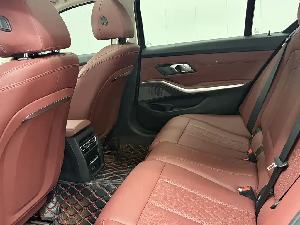 BMW 3 Series 2023 — фото 14