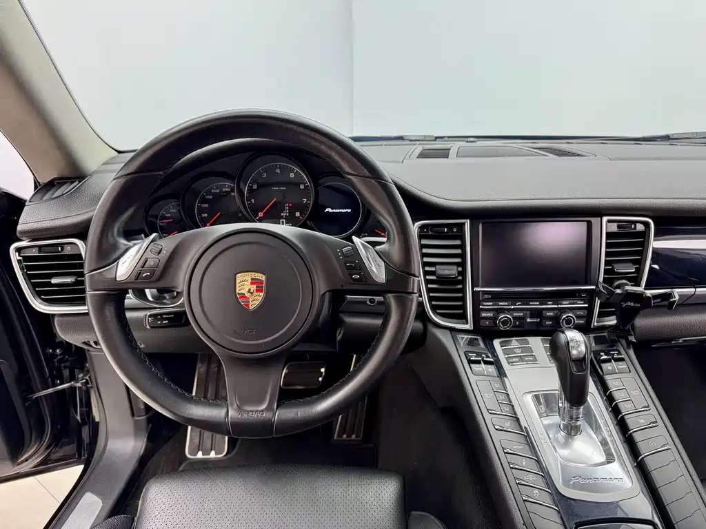 Porsche Panamera 2016 — фото 21