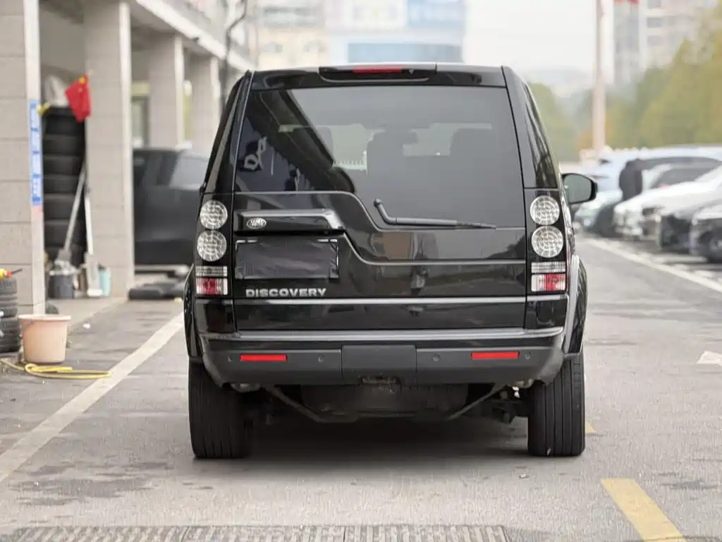 Land Rover Discovery 2016 — фото 12