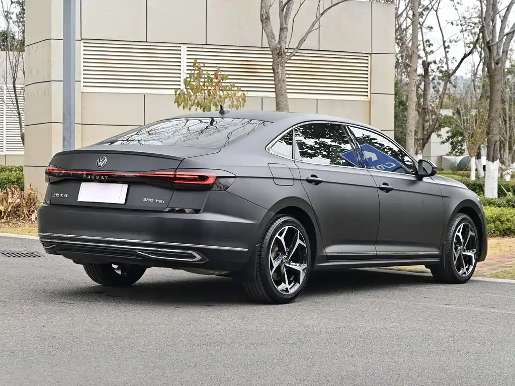 Volkswagen Passat 2024 — фото 17