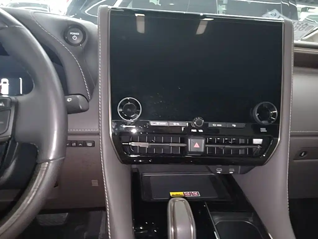 Toyota Vellfire 2023 — фото 13
