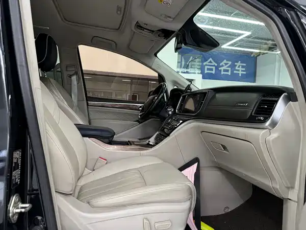 GAC Trumpchi M8 2018