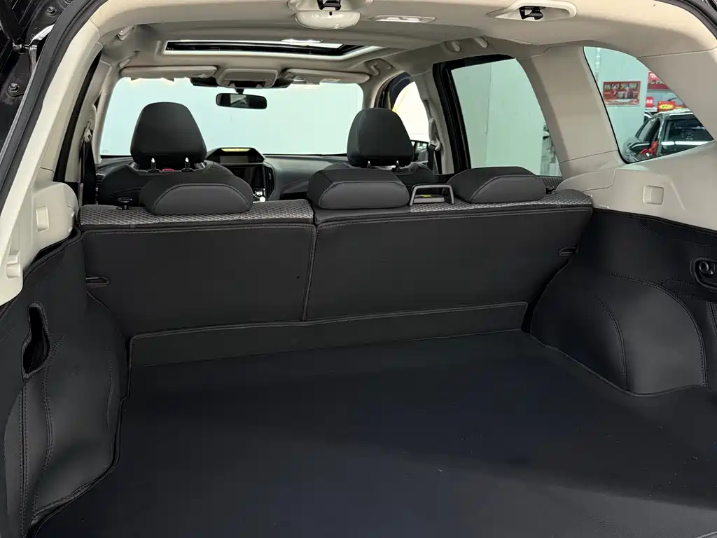 Subaru Forester 2025 — фото 28