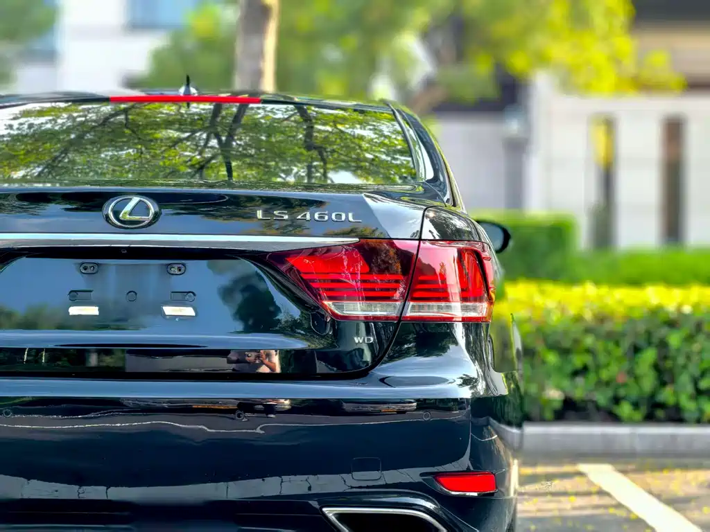 Lexus LS 2014 — фото 18