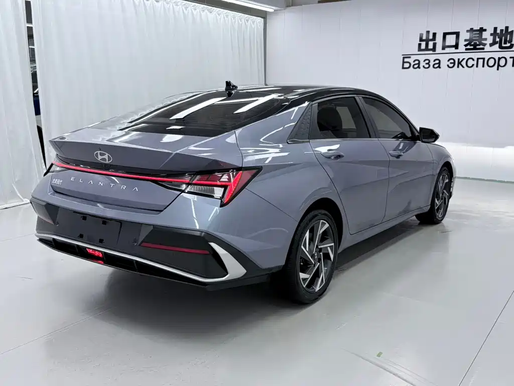 Hyundai Elantra 2023