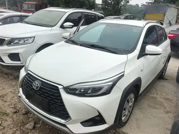 Toyota Yaris L 2021