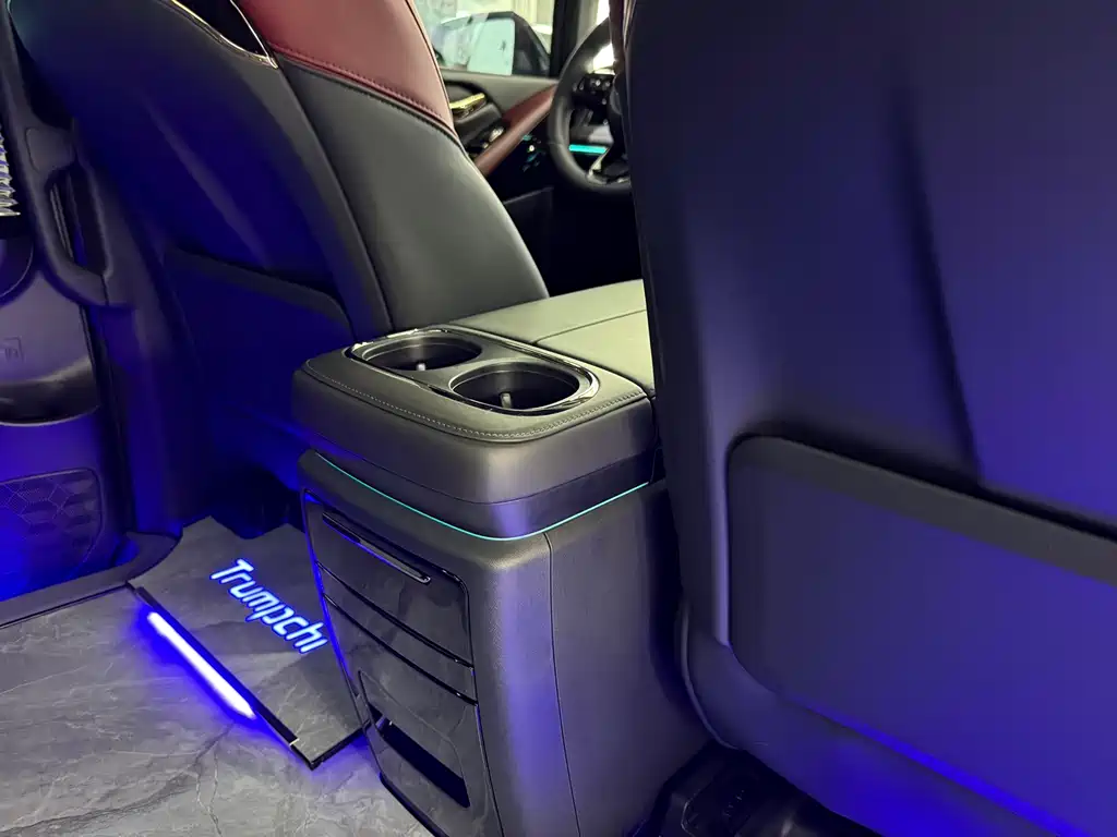GAC Motor Trumpchi M8 2025 — фото 13