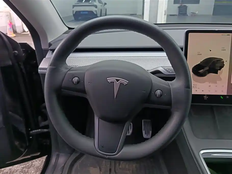Tesla Model Y 2022 — фото 15