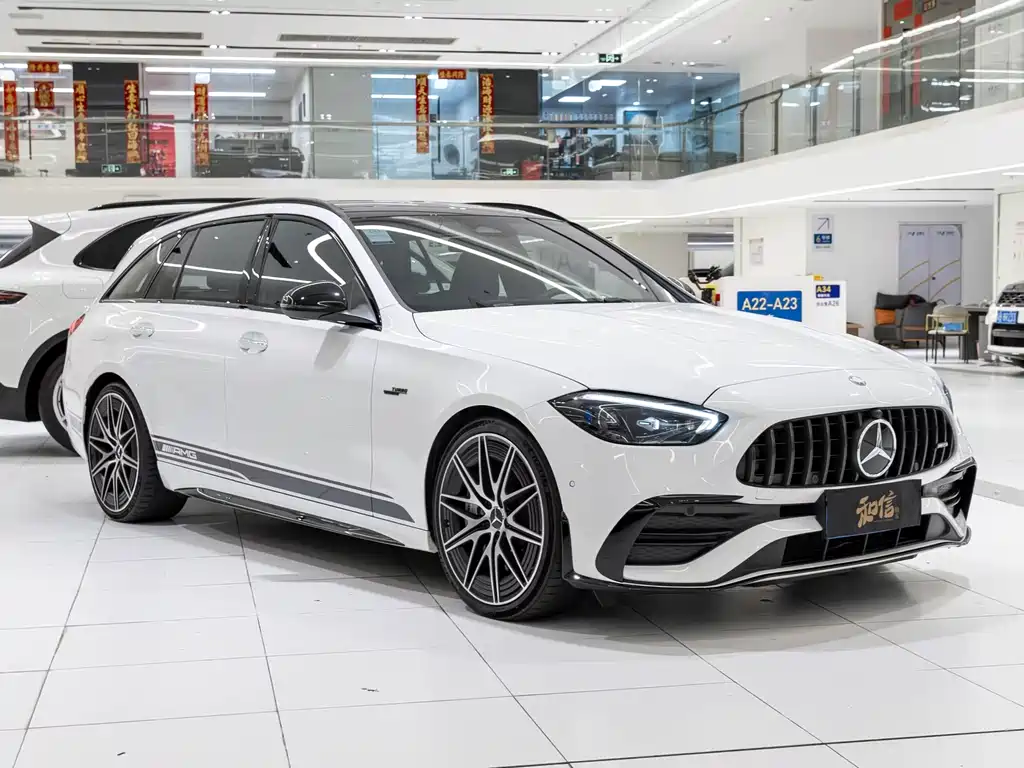 Mercedes-Benz C-Class AMG 2024 — фото 3