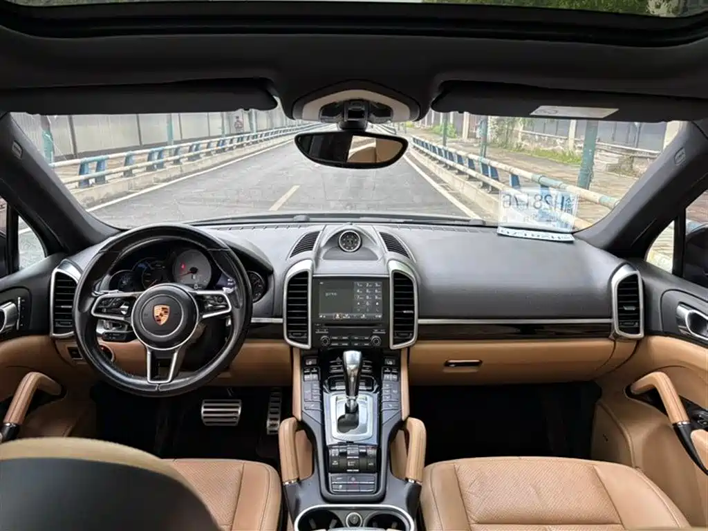 Porsche Cayenne 2015 — фото 8