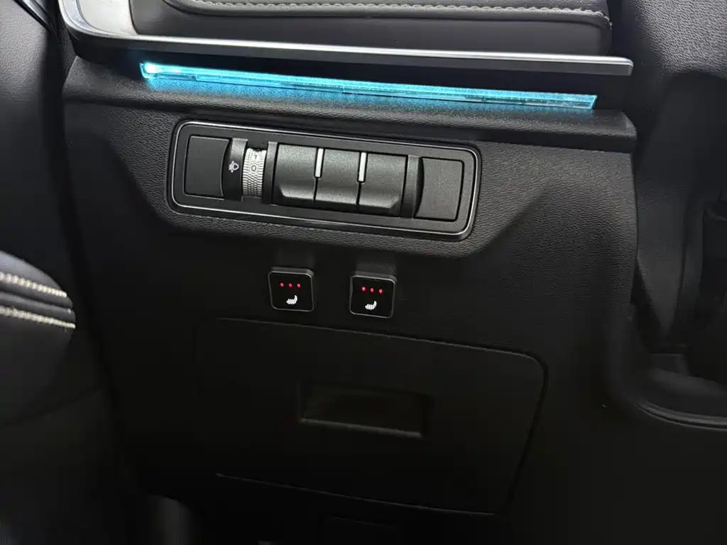 Jetour X70 PLUS 2022 — фото 16