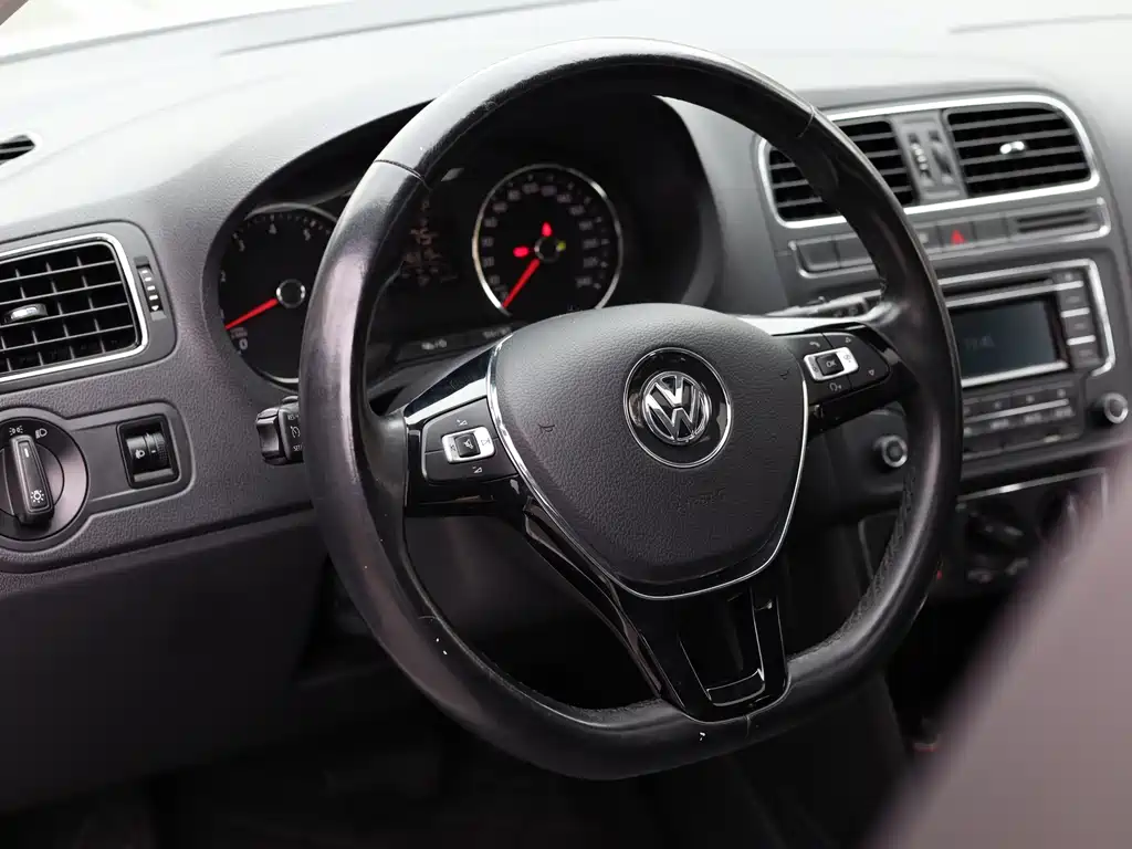Volkswagen Polo 2017 — фото 15