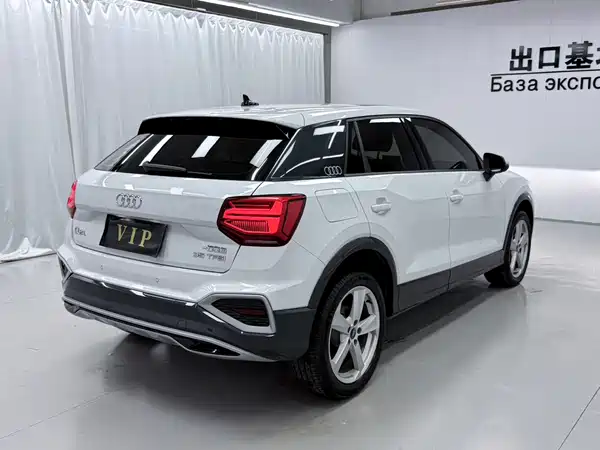 Audi Q2L 2022