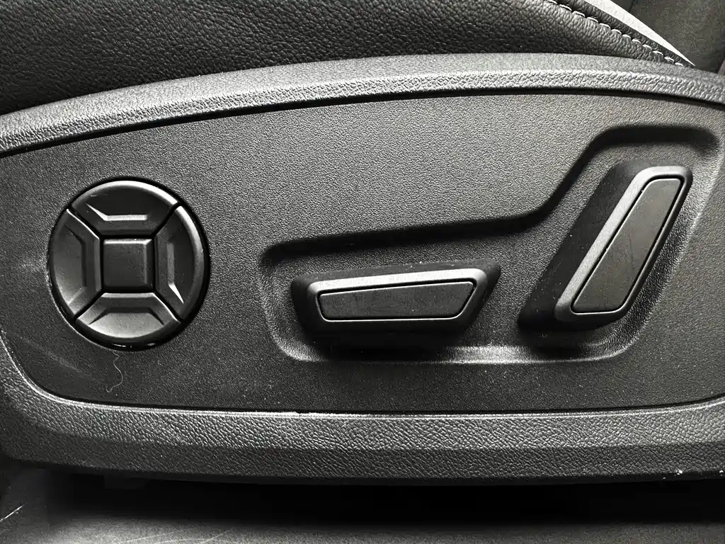 Audi Q3 2021 — фото 13