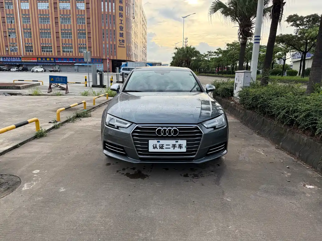 Audi A4L 2018 — фото 2