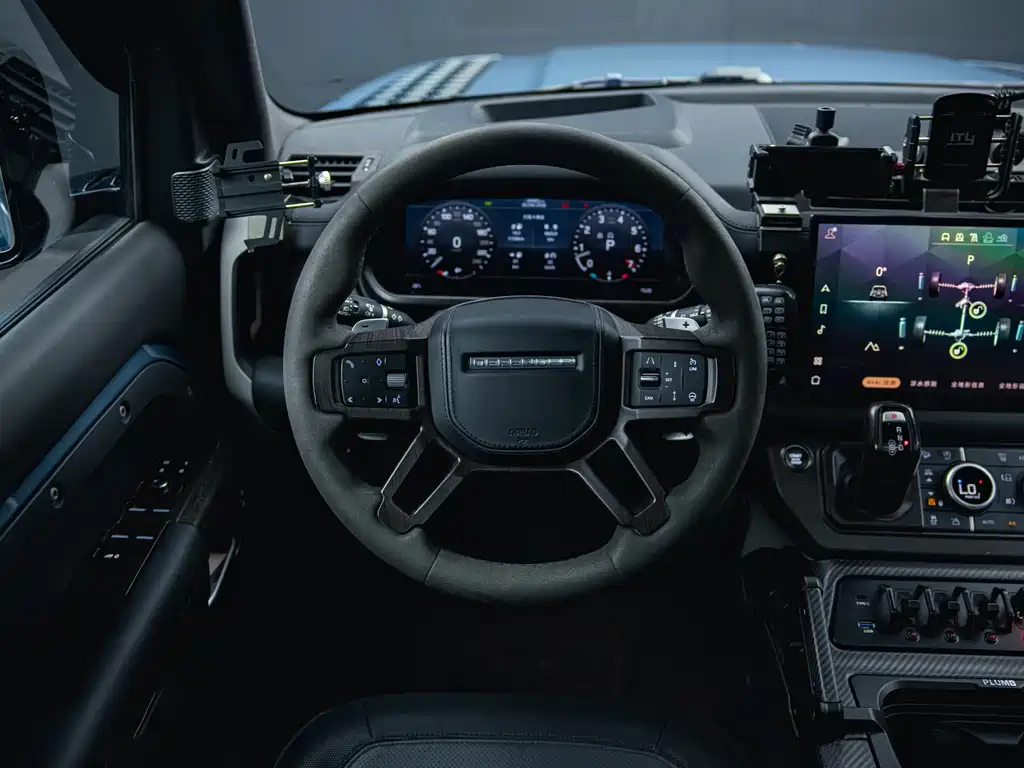 Land Rover Defender 2022 — фото 11