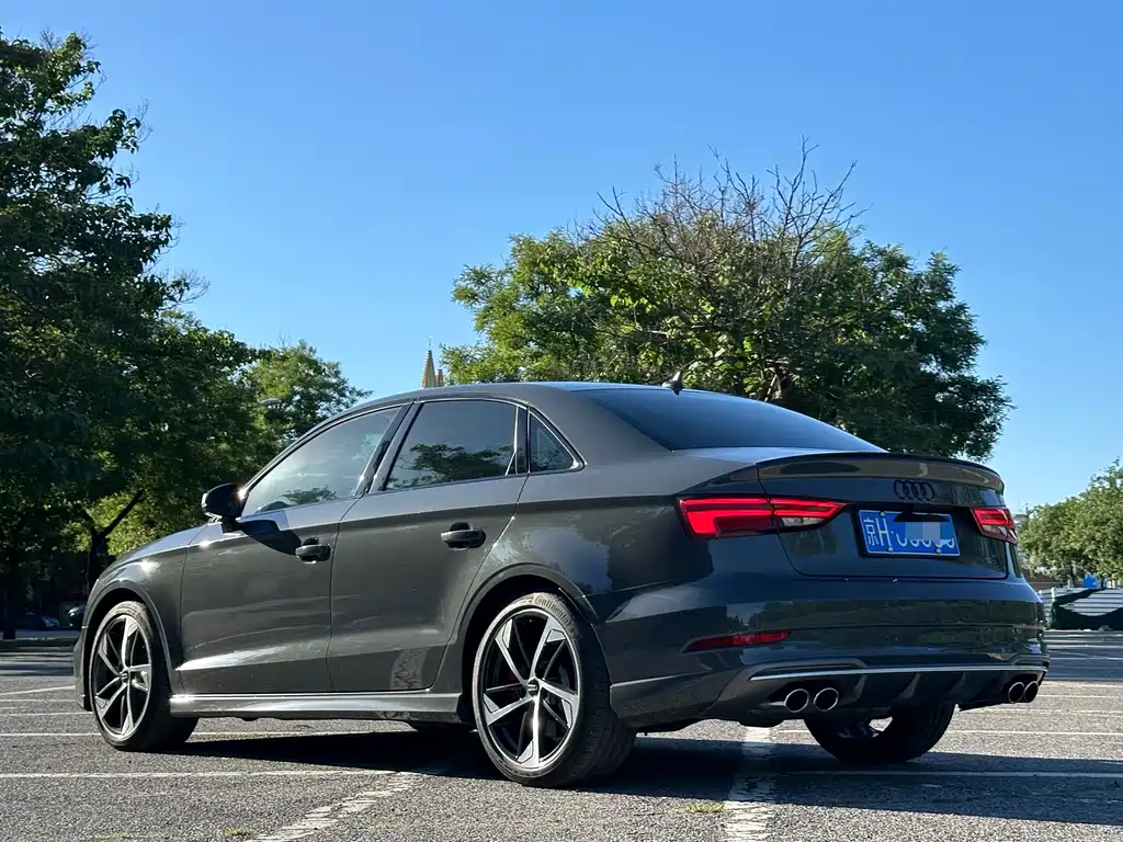 Audi S3 2019 — фото 16