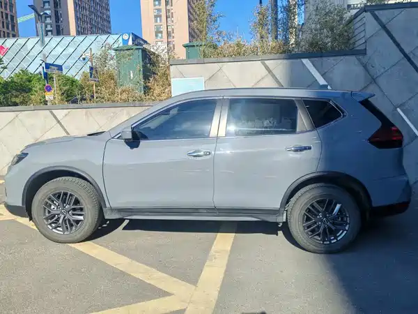 Nissan X-Trail 2025