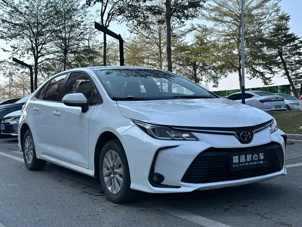 Toyota Corolla 2023 — фото 3