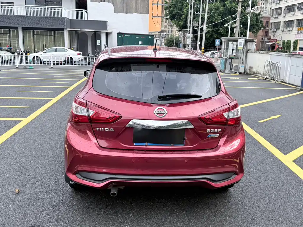 Nissan Tiida 2017 — фото 8