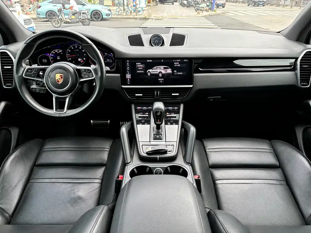 Porsche Cayenne 2019 — фото 19