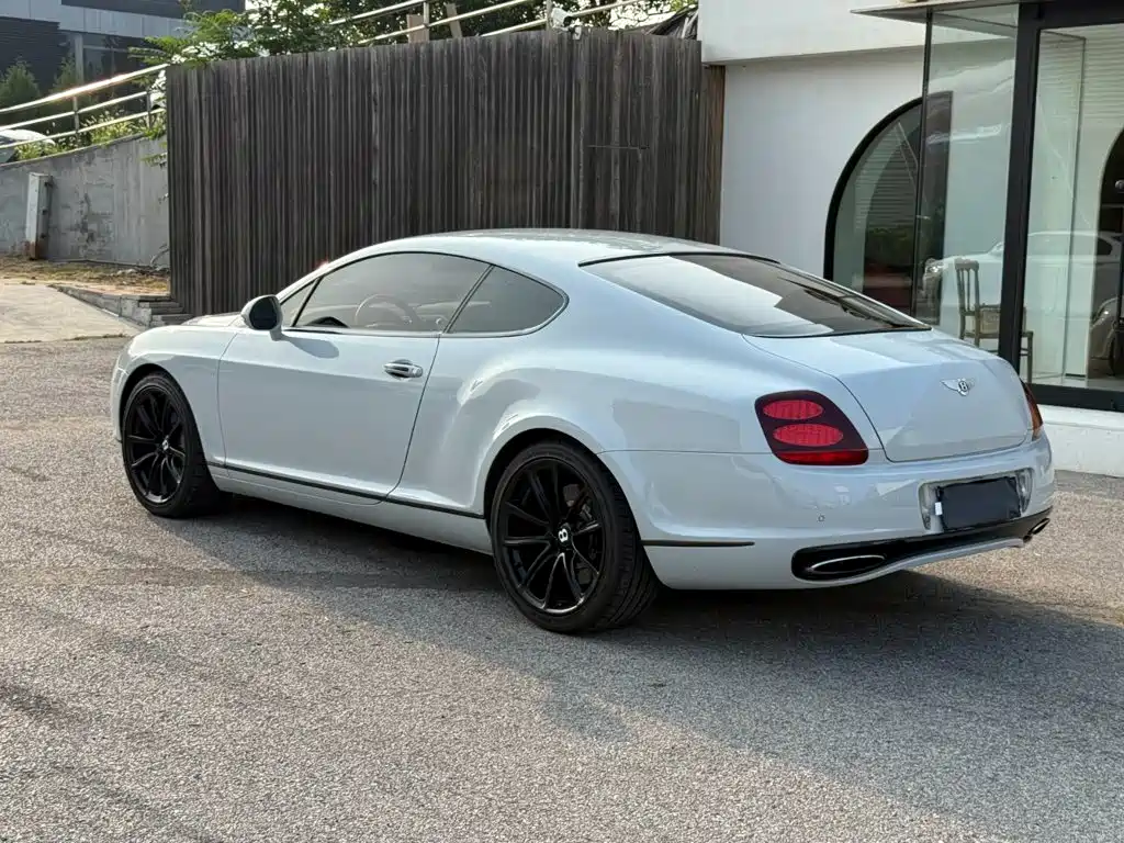 Bentley Continental 2011 — фото 9