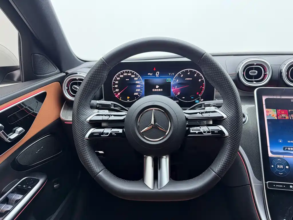 Mercedes-Benz C-Class 2024 — фото 10
