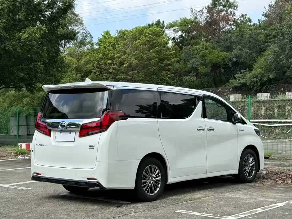 Toyota Alphard 2021 — фото 11