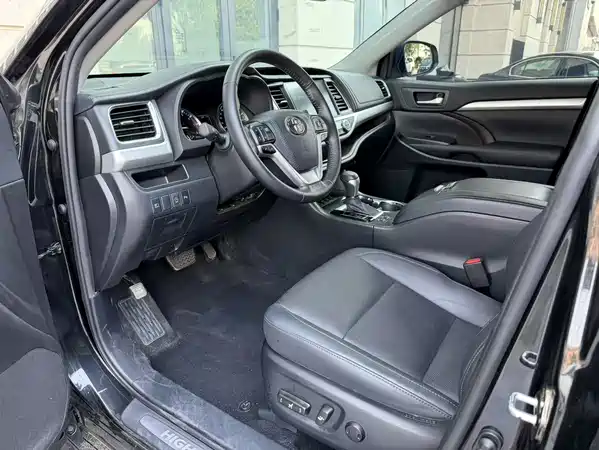 Toyota Highlander 2021