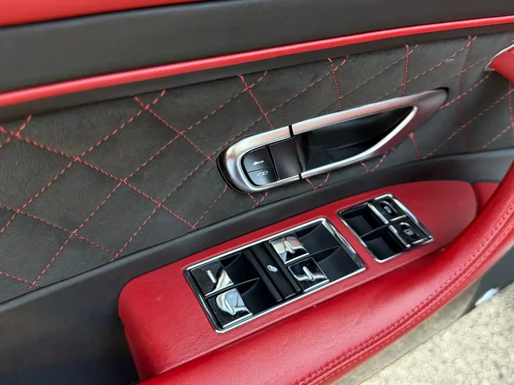 Bentley Continental 2011 — фото 11
