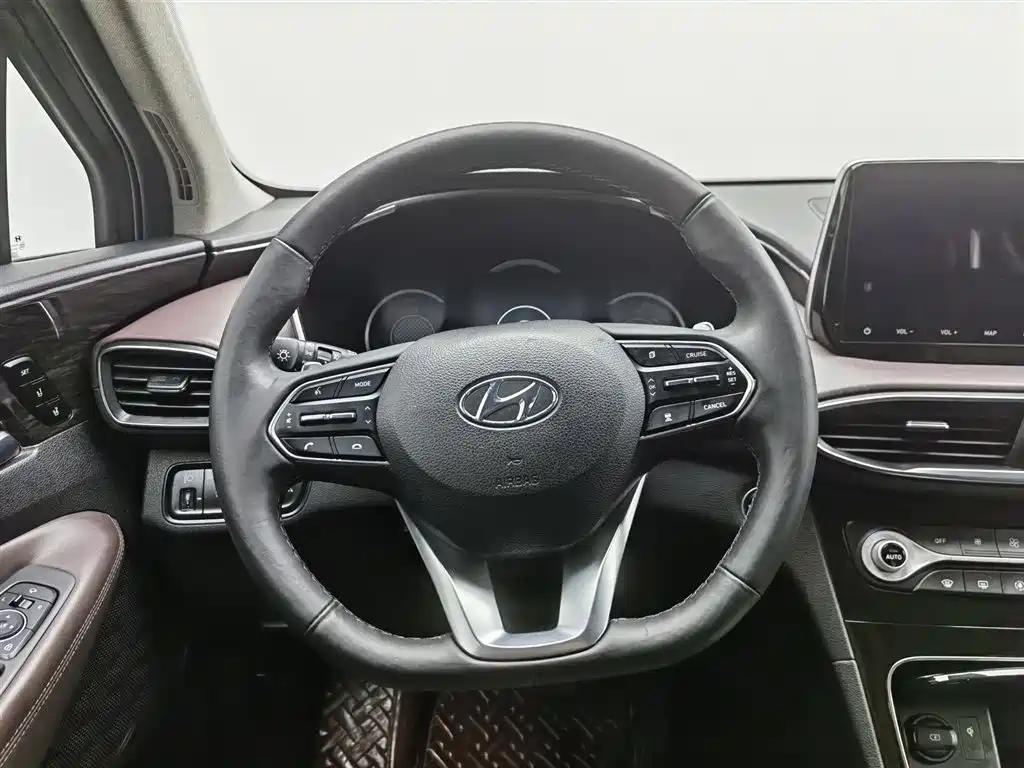 Hyundai Santa Fe 2019 — фото 11