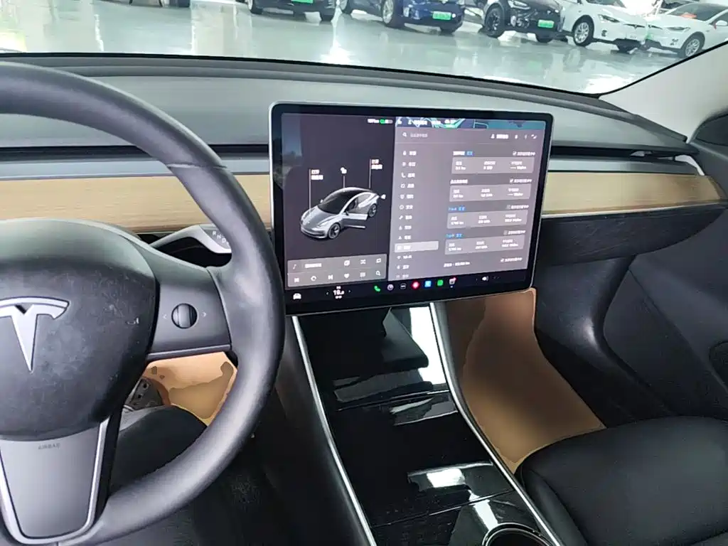 Tesla Model 3 2019 — фото 10