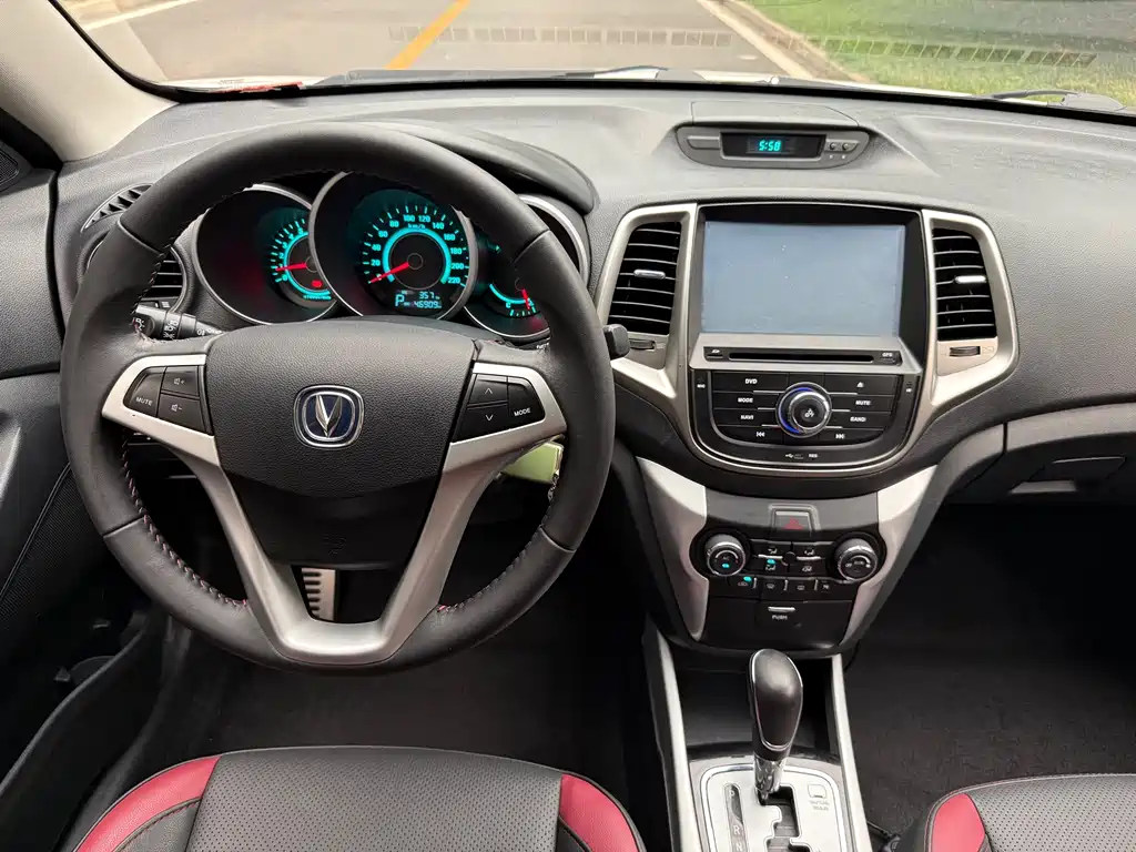 Changan Eado XT 2015 — фото 12
