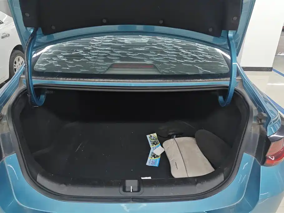 Geely Emgrand L 2022