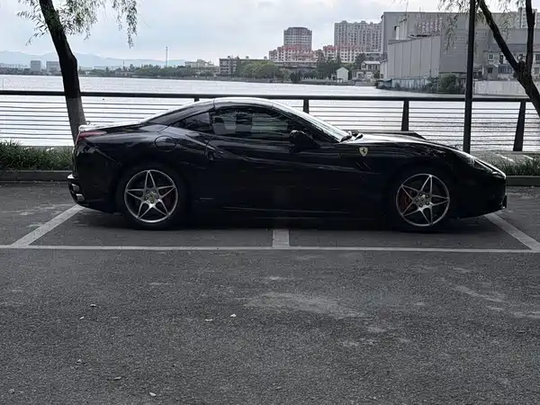 Ferrari California T 2009