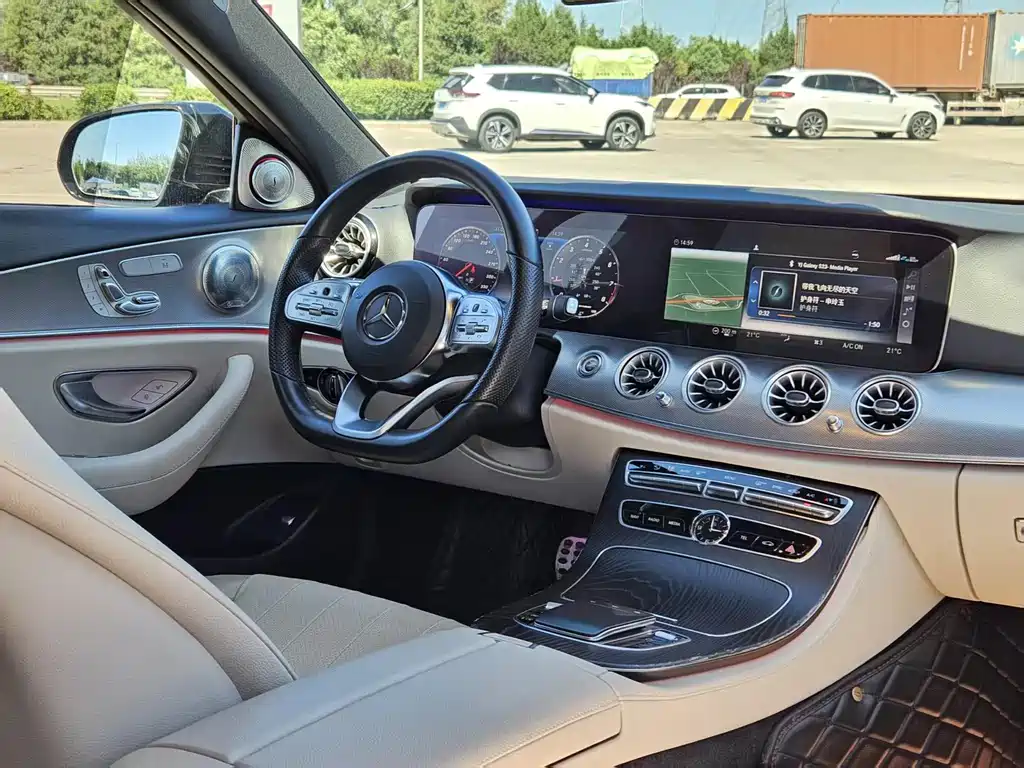 Mercedes-Benz E-Class 2019 — фото 16