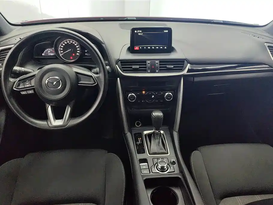 Mazda CX-4 2018 — фото 12