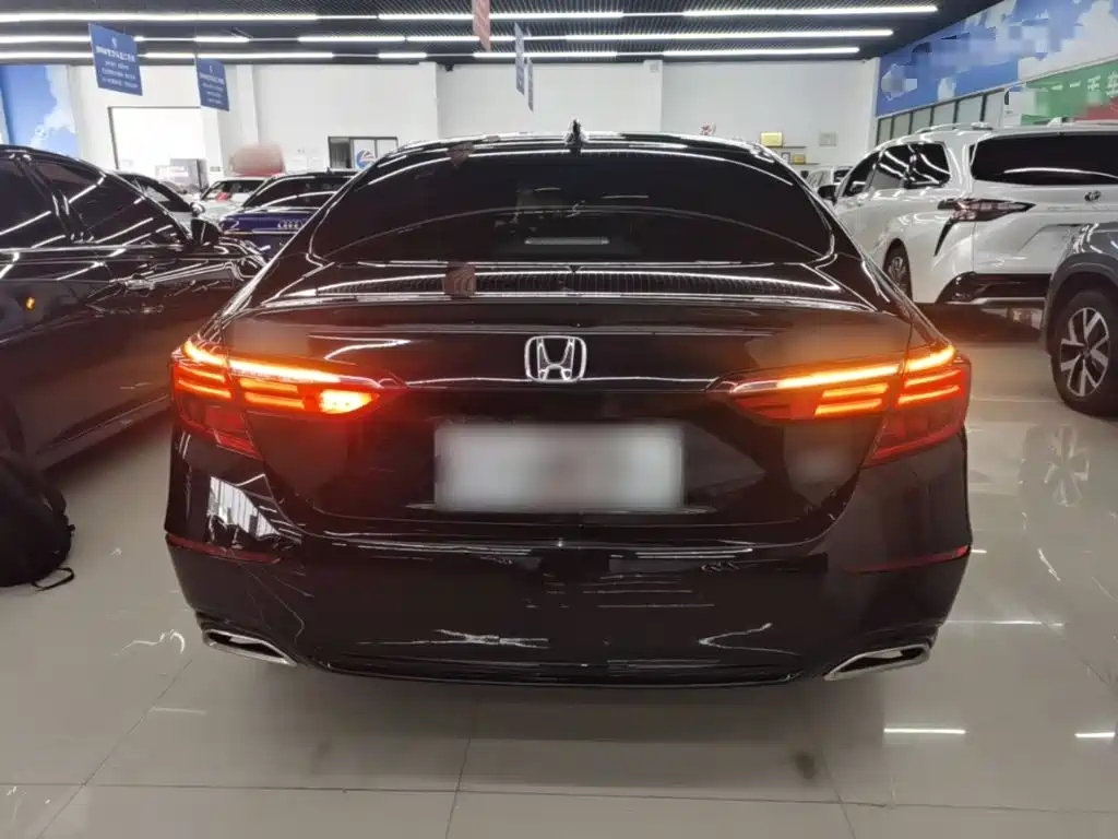 Honda Inspire 2023 — фото 6
