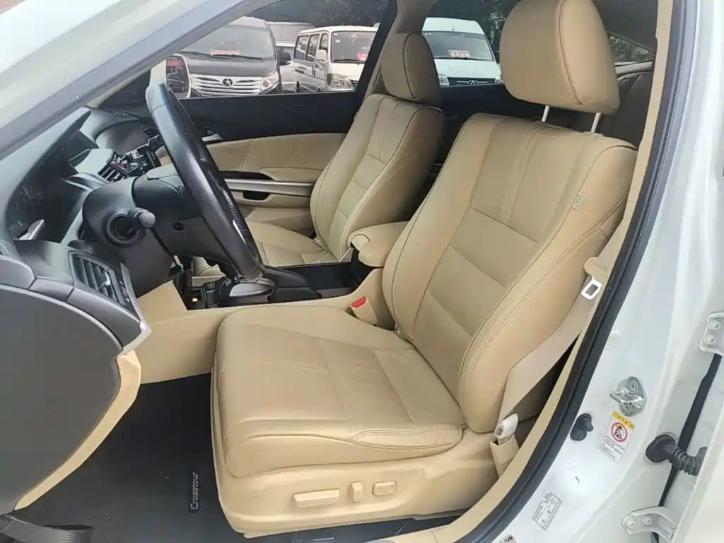 Honda Crosstour 2015 — фото 15