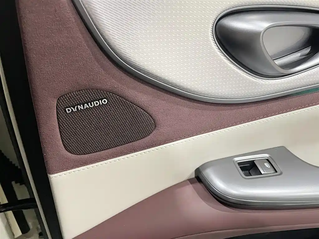 BYD Seal 07 DM-i 2025 — фото 13