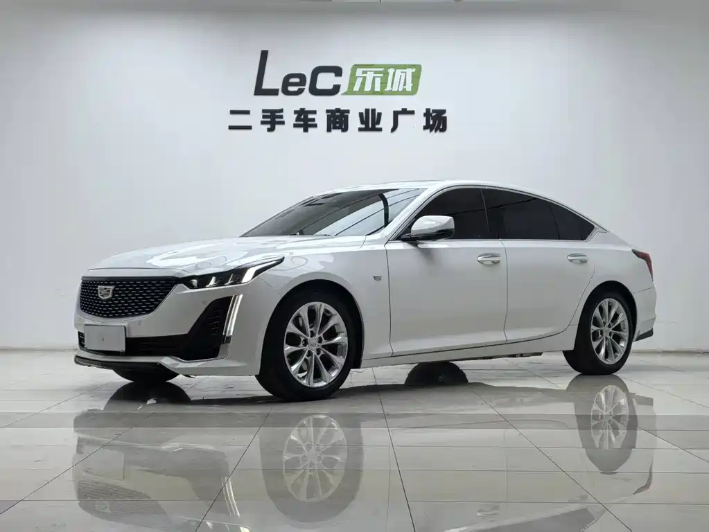 Cadillac CT5 2022 — фото 1