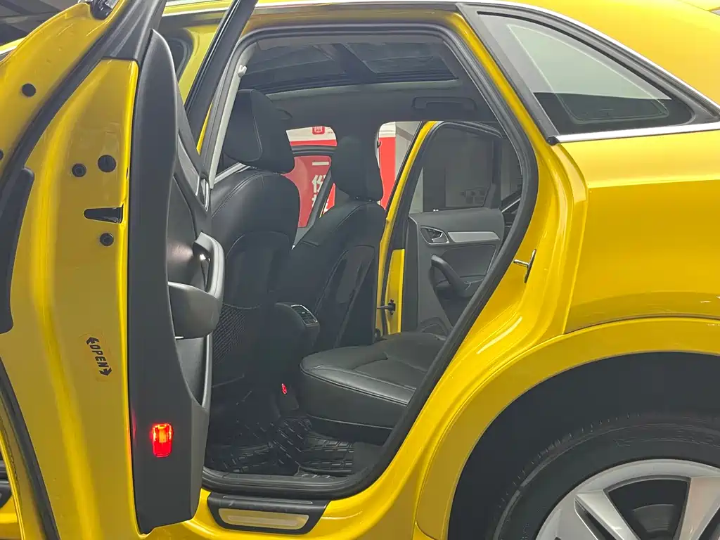 Audi Q3 2017 — фото 15