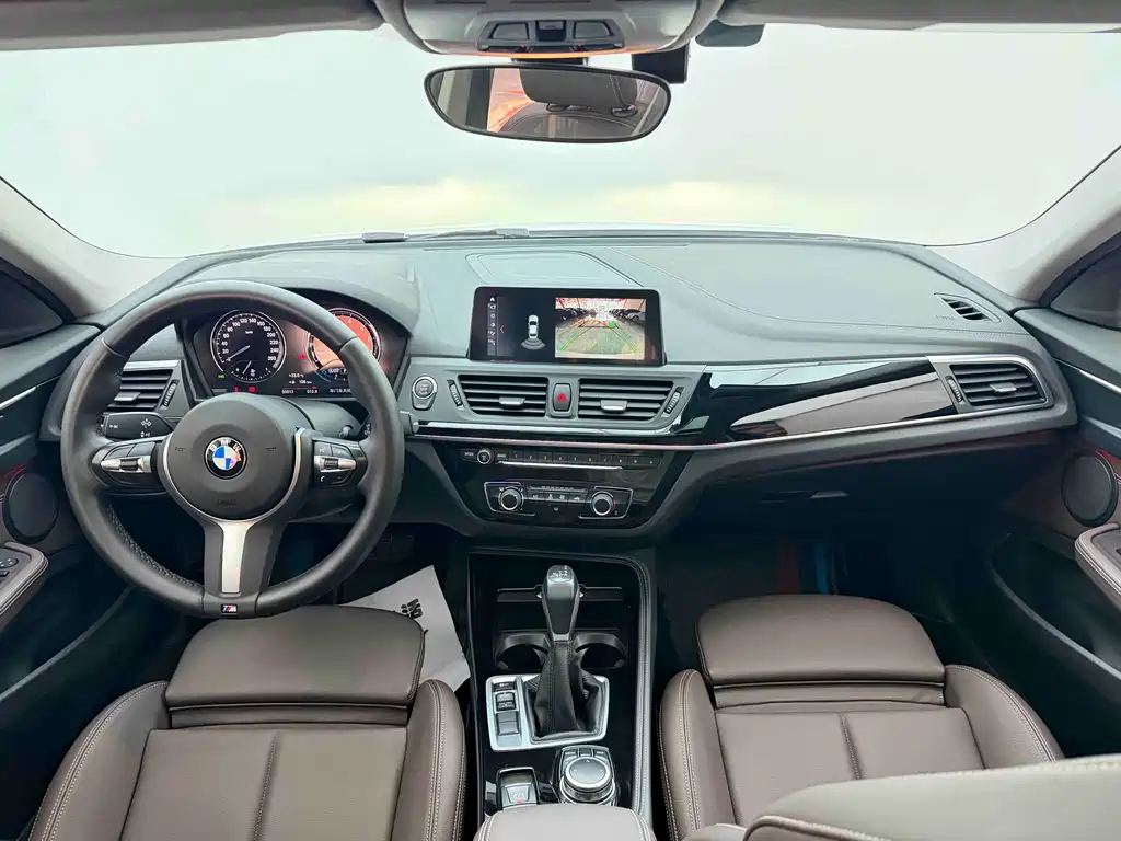 BMW 1 Series 2019 — фото 9