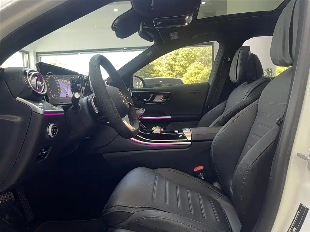 Mercedes-Benz C-Class 2025 — фото 12
