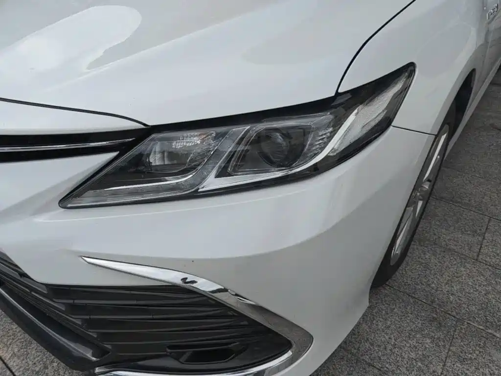 Toyota Camry 2022 — фото 24